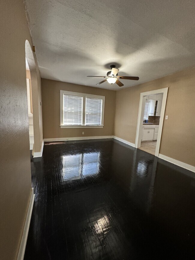 Updated 3 bedroom, 1 bathroom house with washer/dryer hookups
Hurry! Limited-Time Special: NO APP...