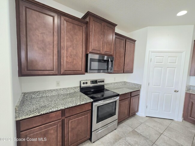 Photo - 1723 Musgrass Cir