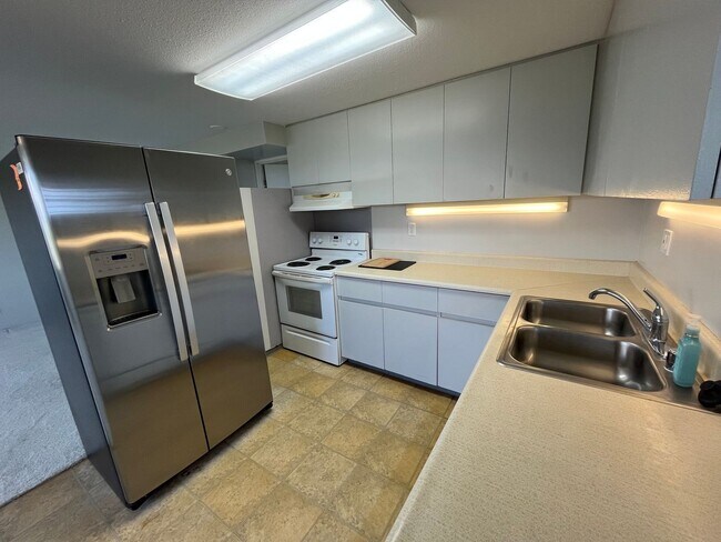 Photo - Pearl City: Century Park Plaza 2BR, 2 Bath 2 Pkg Unit 3204B
