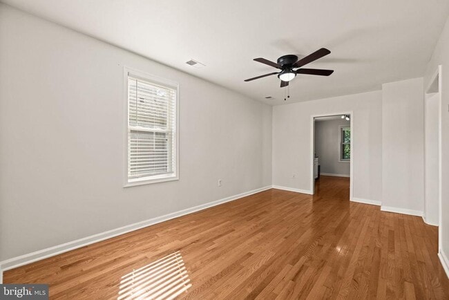 Photo - 220 E 2nd Ave