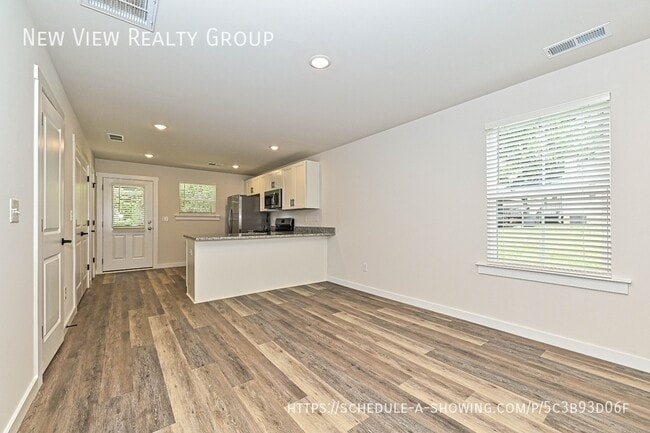Photo - 504 12th Ave NE