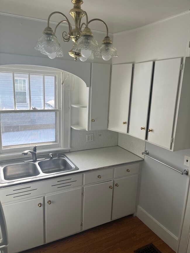 Photo - 727 Bellevue Ave