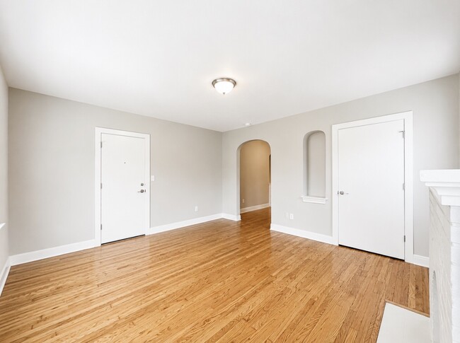 Photo - 831 & 835 East Drive