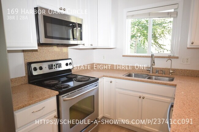 Photo - 169 Harbor Oaks Cir