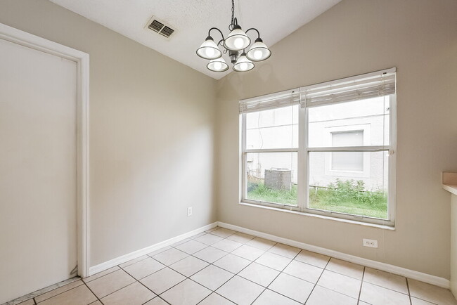 Photo - 3844 Becontree Pl