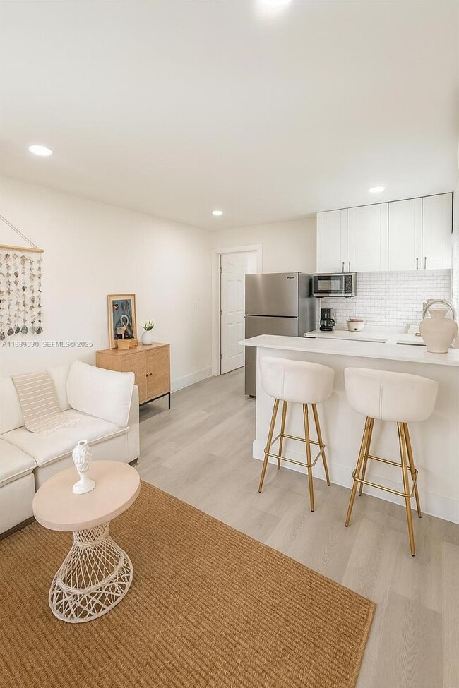 Building Photo - 6016 NW 24th Ave