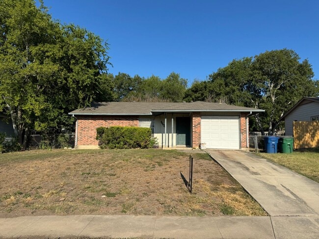 Building Photo - NICE 3 BR HOME W/ EASY ACCESS TO FT. SAM, ...