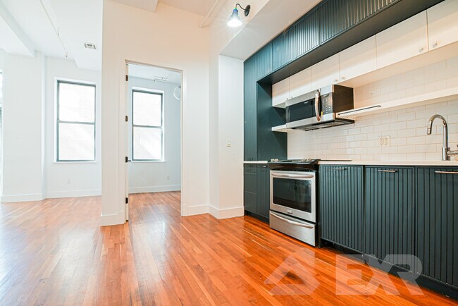 Photo - 180 Bainbridge St. Unidad 110