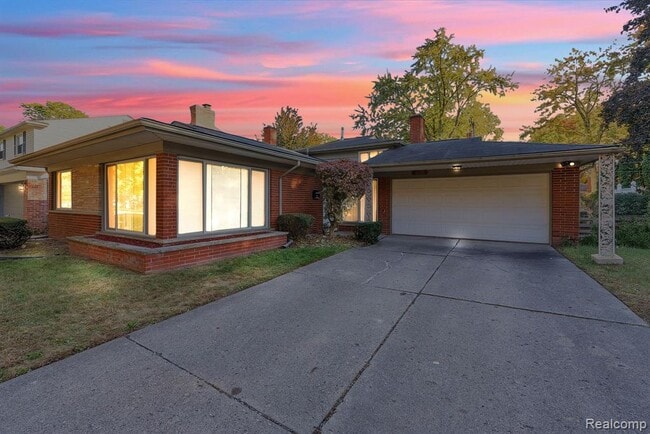 Building Photo - 32725 Barkley St