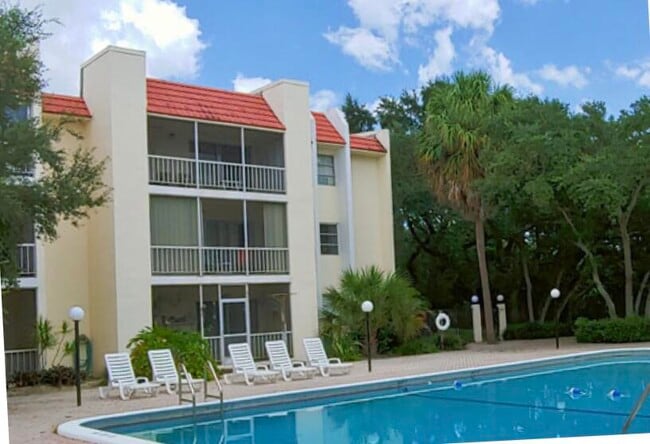 Building Photo - 642 NW 13th St Unit 32 Rental