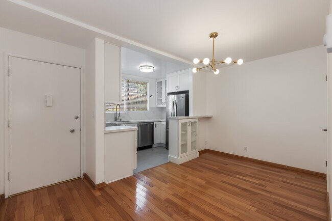 Photo - 1411 N Harper Ave