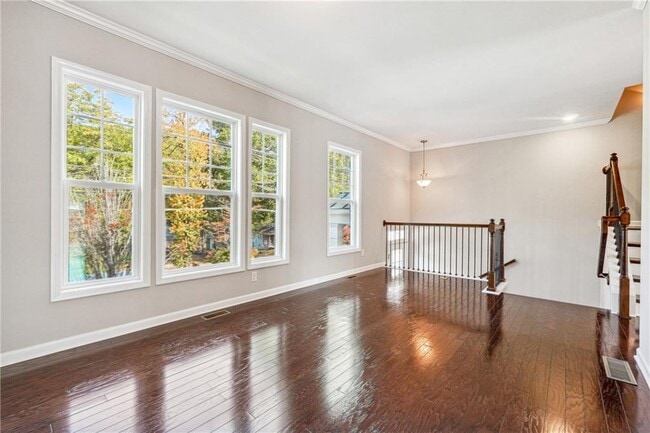 Photo - 1958 Bainbridge Ln