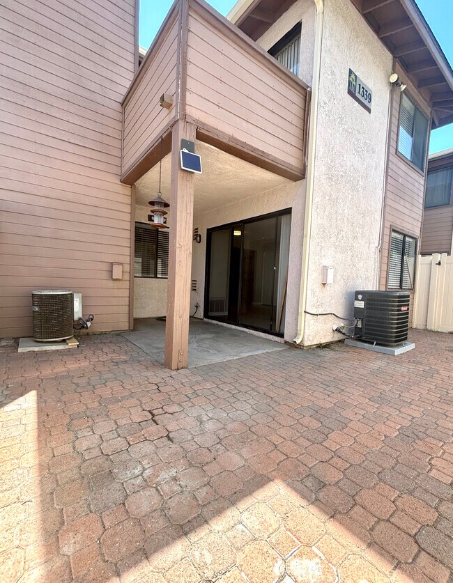 Patio - 1339 Massachusetts Ave Unidad 101