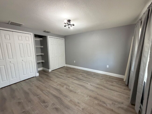 Photo - "Spacious 4-Bedroom Retreat with 2 Full Baths in Beautiful Seminole!"