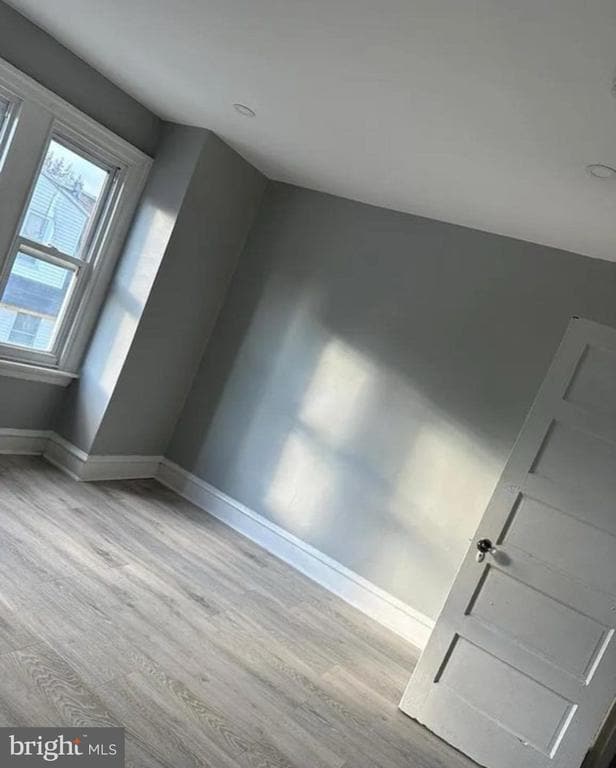 Photo - 6550 Regent St