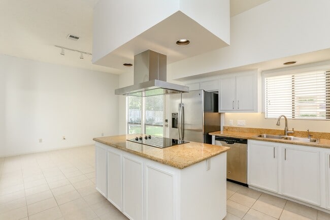 13102 Wickersham Ln