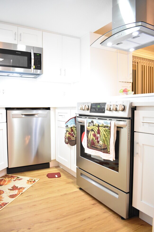 Photo - 7378 West Lake Sammamish Pkwy NE Unit 2-204