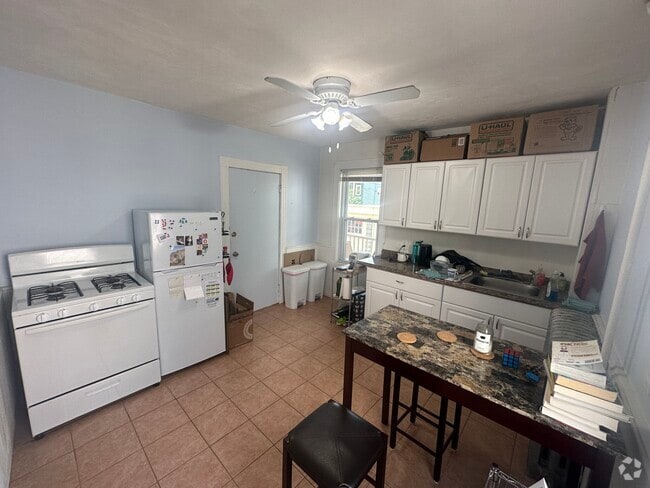 Building Photo - 21 Endicott Ave Unit 6 Rental