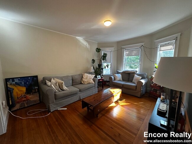 Photo - 17 Hunnewell Ave Unit #2