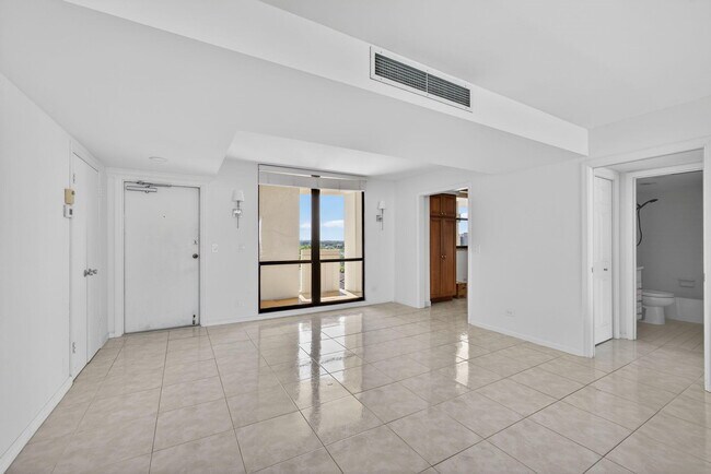 Photo - 134 Lakeshore Dr Unit T14