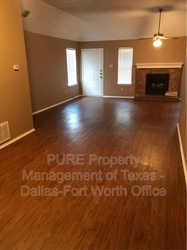 Photo - 6004 Meadowside Trail