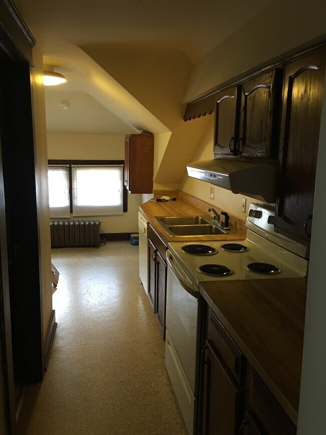 Photo - One Bedroom East End Apartment within walking distance to the Capital