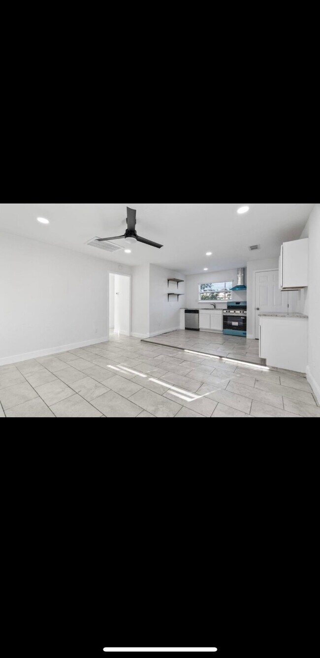 Photo - 10602 Buffum St