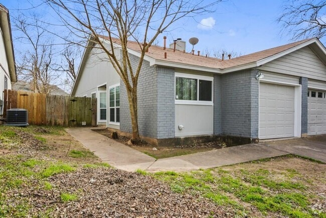 Building Photo - 9011 Sanger Dr Rental