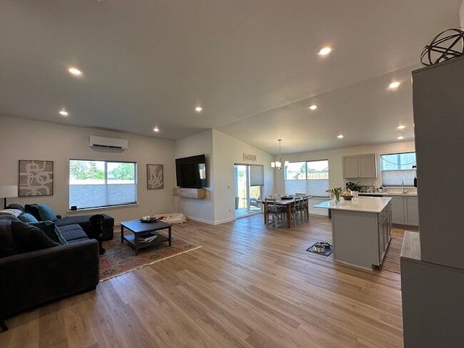 Photo - MOVE IN SPECIAL - Beautiful Newer 3 Bedroom / 2 Bath Home in NE Madras