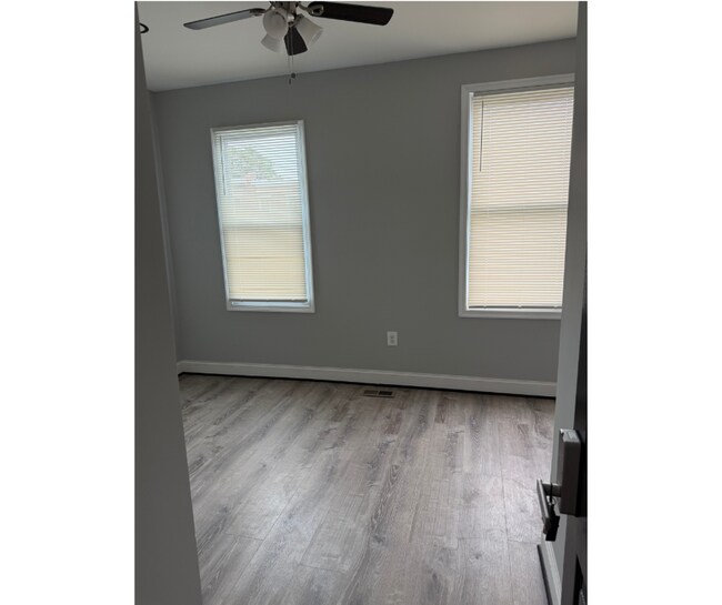 1106 N Lakewood-1A AVAILABLE $650 1A