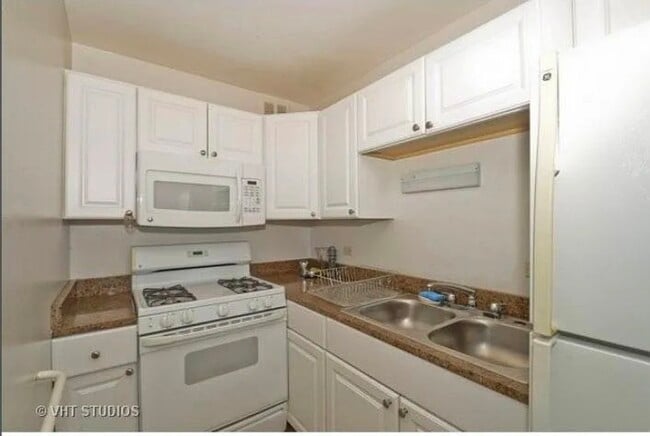 Photo - 1 E Scott St Unit 1606