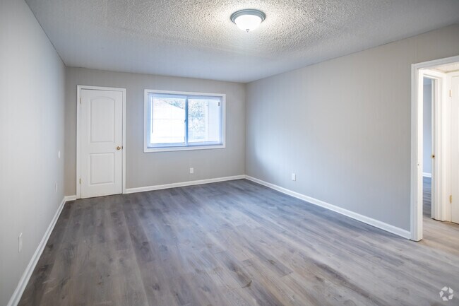 2 BR, 1.5 BA - 863SF