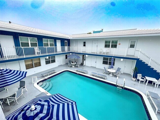 Photo - 4541 N Ocean Dr Unidad 8