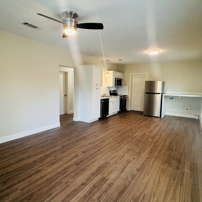 Photo - 1010 Marion St