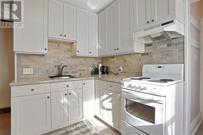 Photo - 67 Moore Ave Unit 2