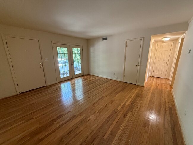 Photo - 425 S Church St