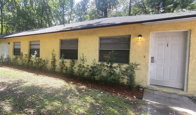 Building Photo - Updated 1BR/1BA Ortega Farms Apartment Unit 2