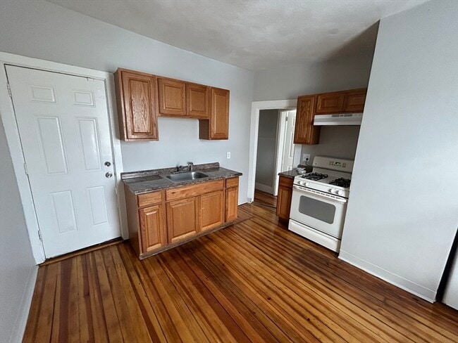 Photo - 835 Broadway Unidad B2