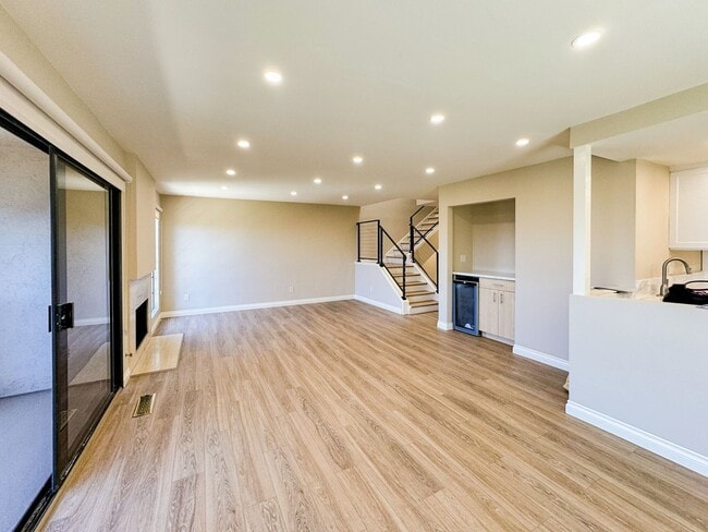 Photo - Luxurious Coastal Living: Fully Remodeled 3-Bed, 3.5-Bath with Ocean Views in Sea Point