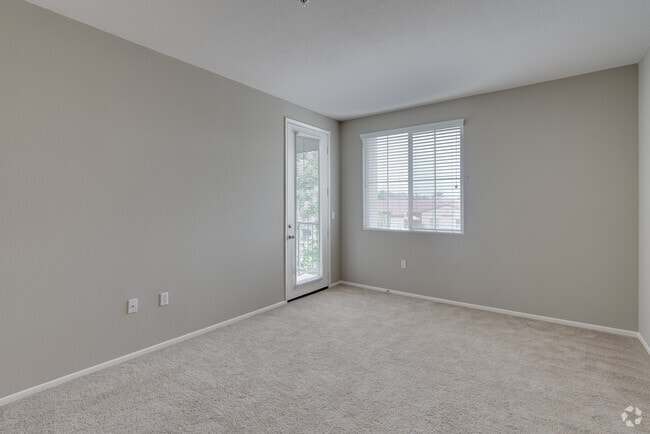 2BR, 2BA - 922SF - Parc Chateaux