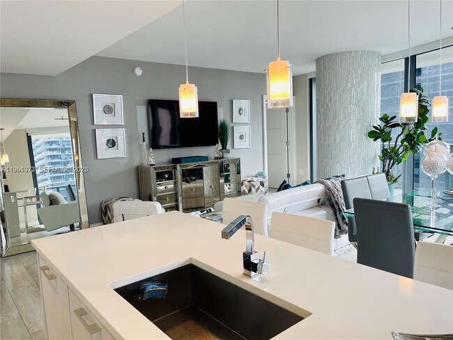 Photo - 45 SW 9th St Unidad 2003