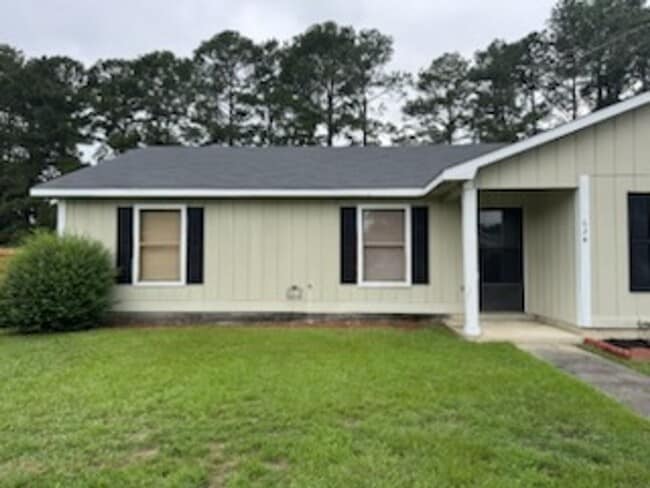 Building Photo - 162 Eulon Loop #A, Raeford, NC 28376