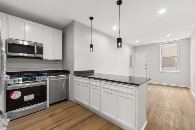 Building Photo - 2526 E Fayette St Rental