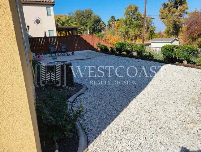 Photo - 18468 Hillview Ln