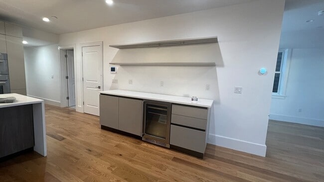 Photo - 726 E 8th St Unit 3