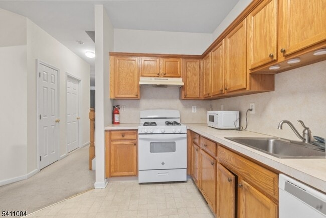 Photo - 137 Stratford Dr