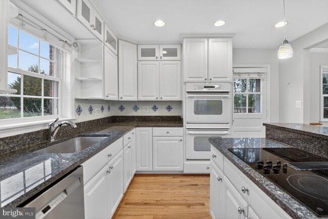 Photo - 1605 Mary Ellen Ct