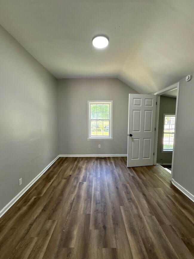 Photo - 812 Cobb Cir