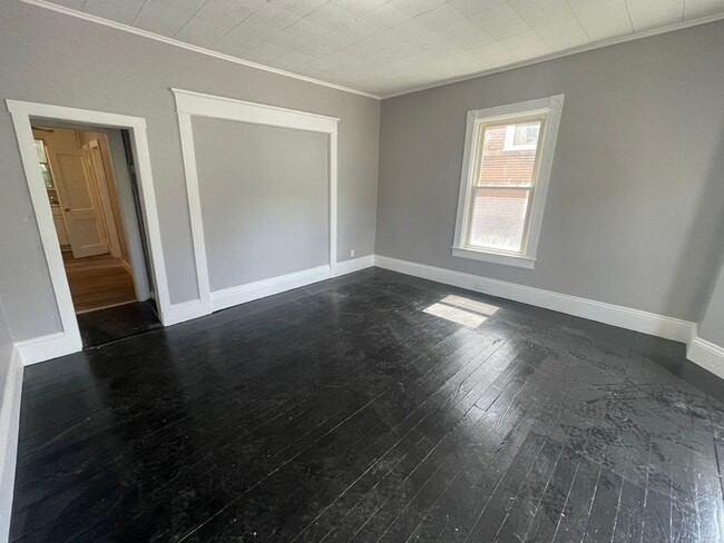 230-232-232 Houghton St Unit 1