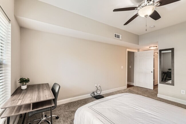 Photo - 215 North Avenue NE Unidad SI FL6-ID1612664P